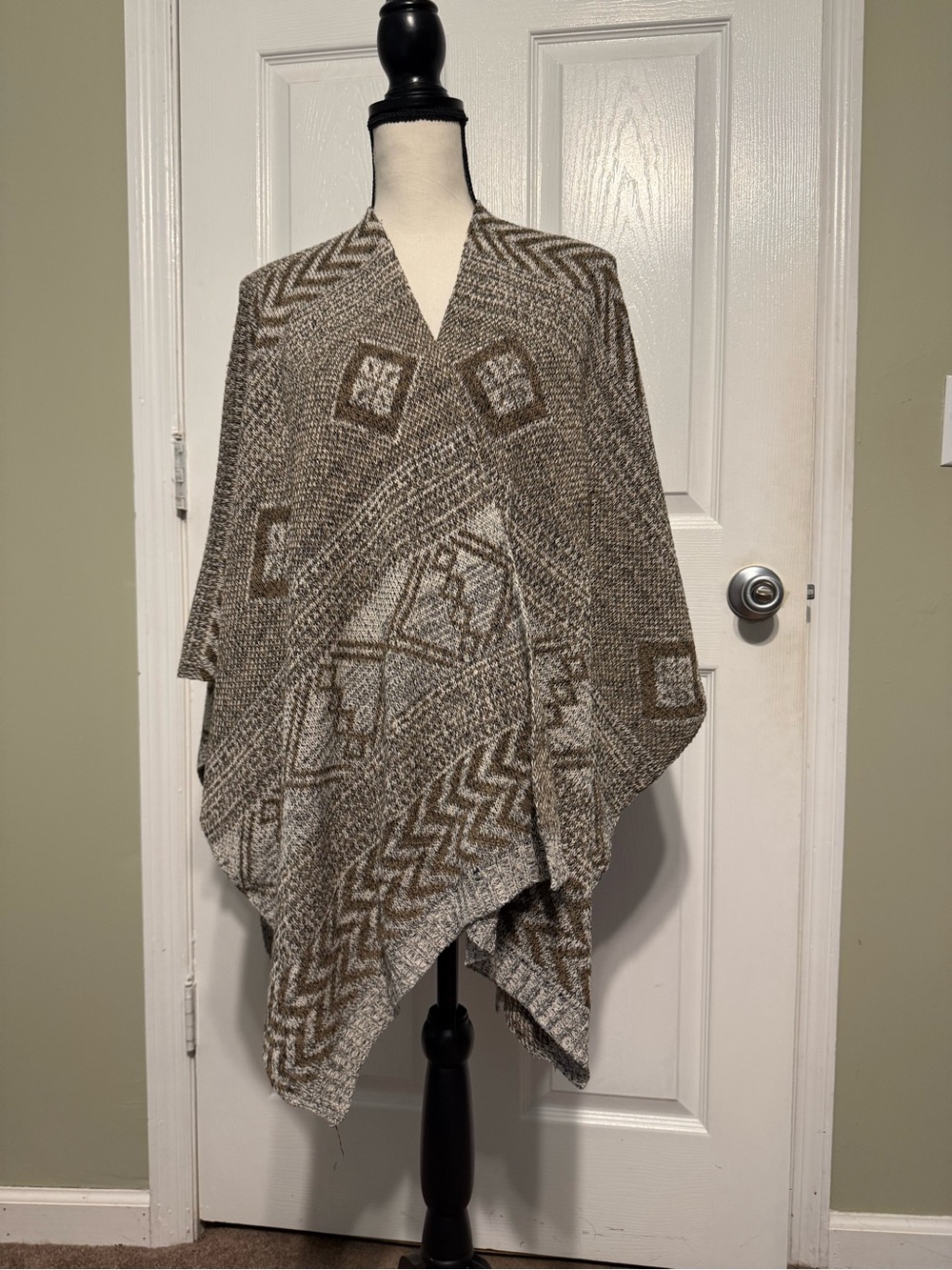 Cozy Geometric Knit Poncho Wrap in Taupe and Cream